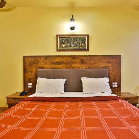 Palette - Hotel Ocean Inn Daman Buitenkant foto