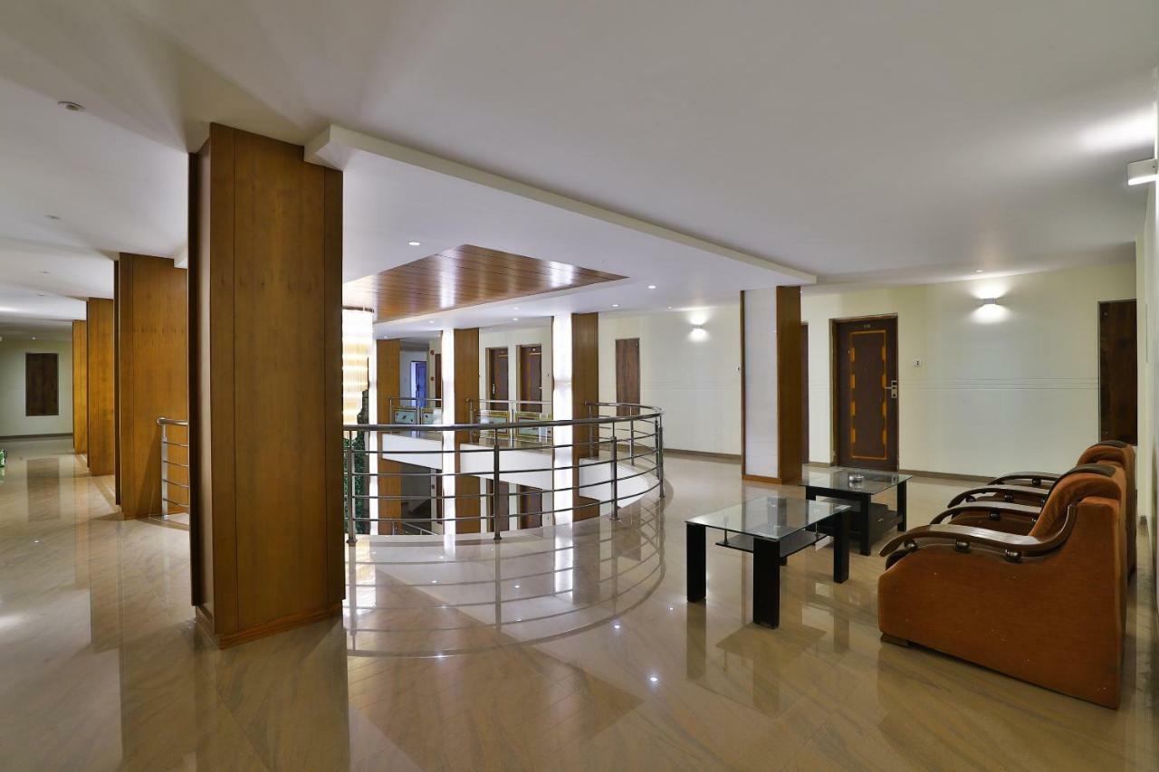 Palette - Hotel Ocean Inn Daman Buitenkant foto